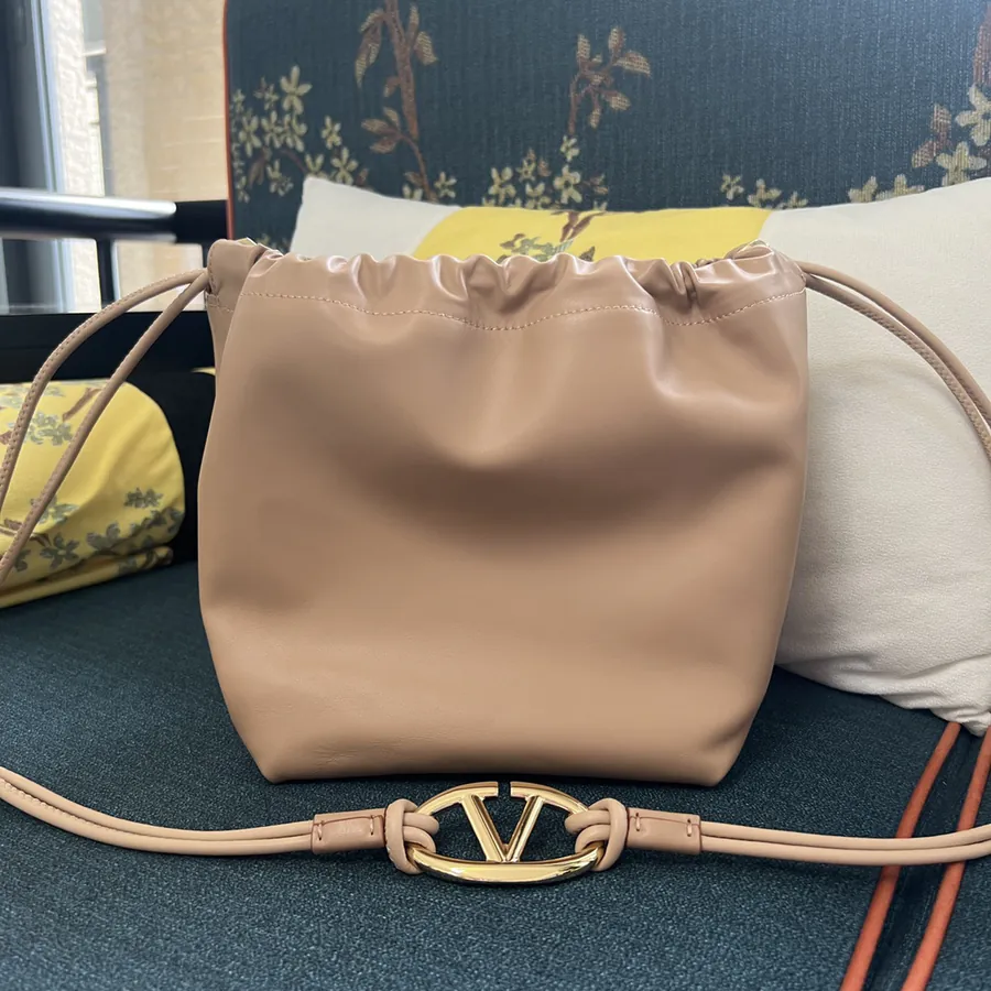 GARAVANI VLOGO POUF Bucket Bag
