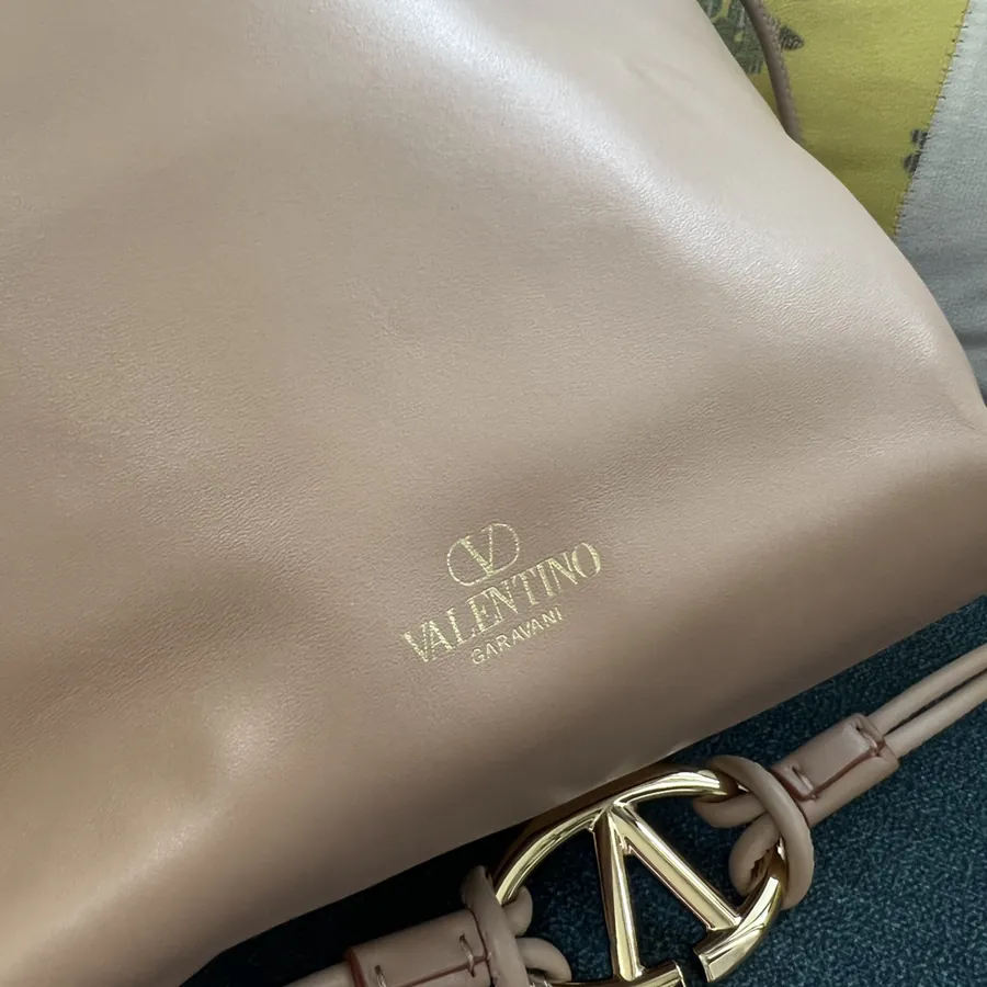 GARAVANI VLOGO POUF Bucket Bag
