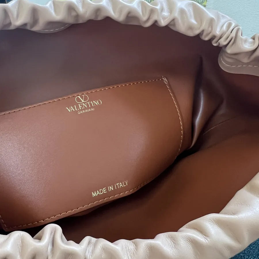 GARAVANI VLOGO POUF Bucket Bag