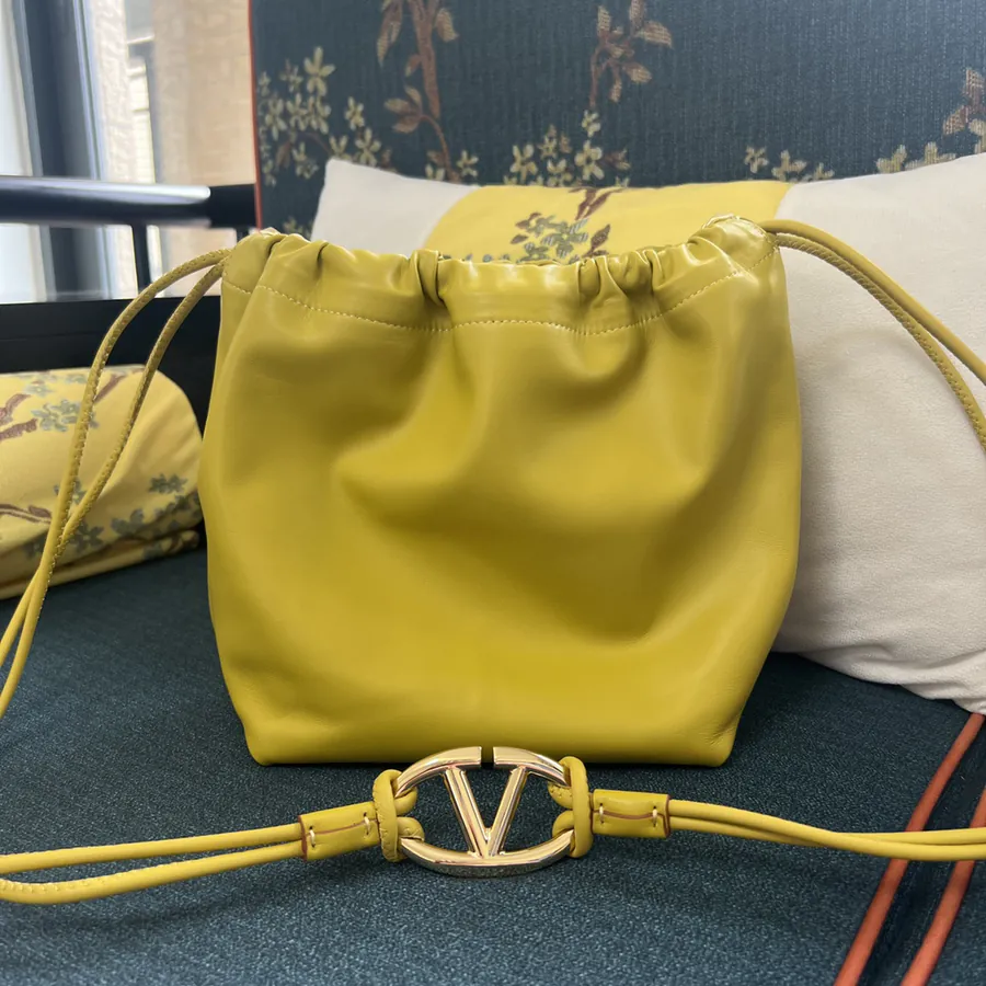 GARAVANI VLOGO POUF Bucket Bag
