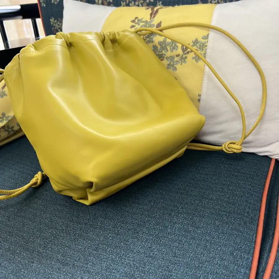 GARAVANI VLOGO POUF Bucket Bag