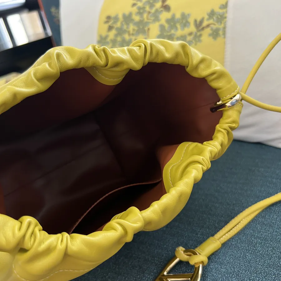 GARAVANI VLOGO POUF Bucket Bag