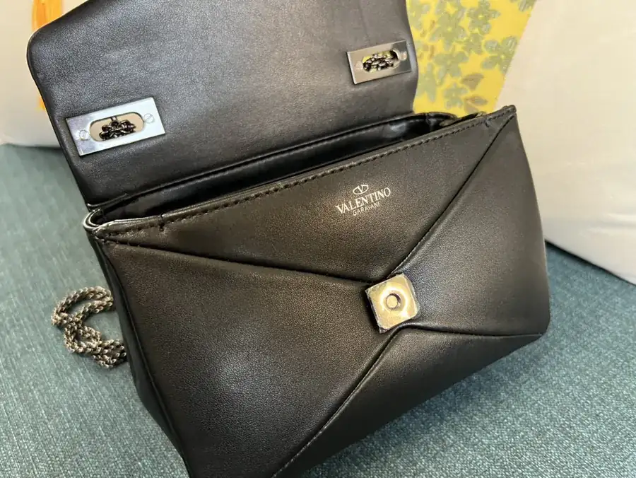 Garavani One Stud Chain Handbag Large Size