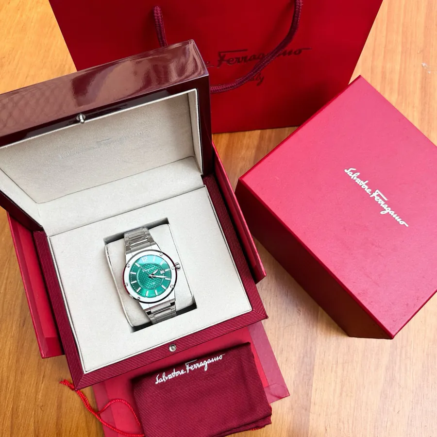 Ferragamo F80 Quartz Men's Watch with Classic Style and Sleek Design