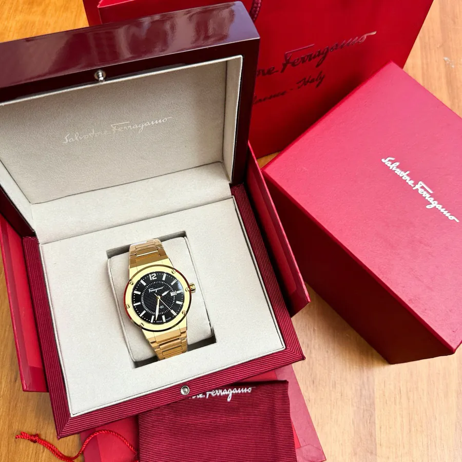 Ferragamo F80 Quartz Men's Watch with Classic Style and Sleek Design