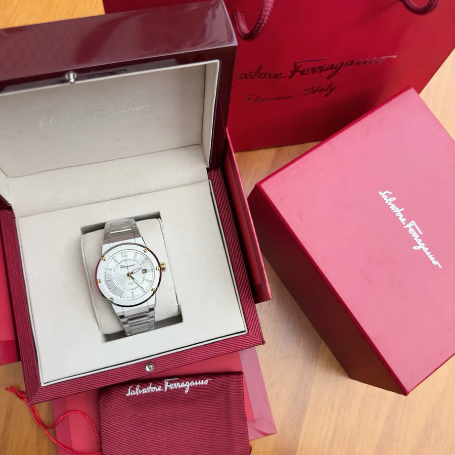 Ferragamo F80 Quartz Men's Watch with Classic Style and Sleek Design