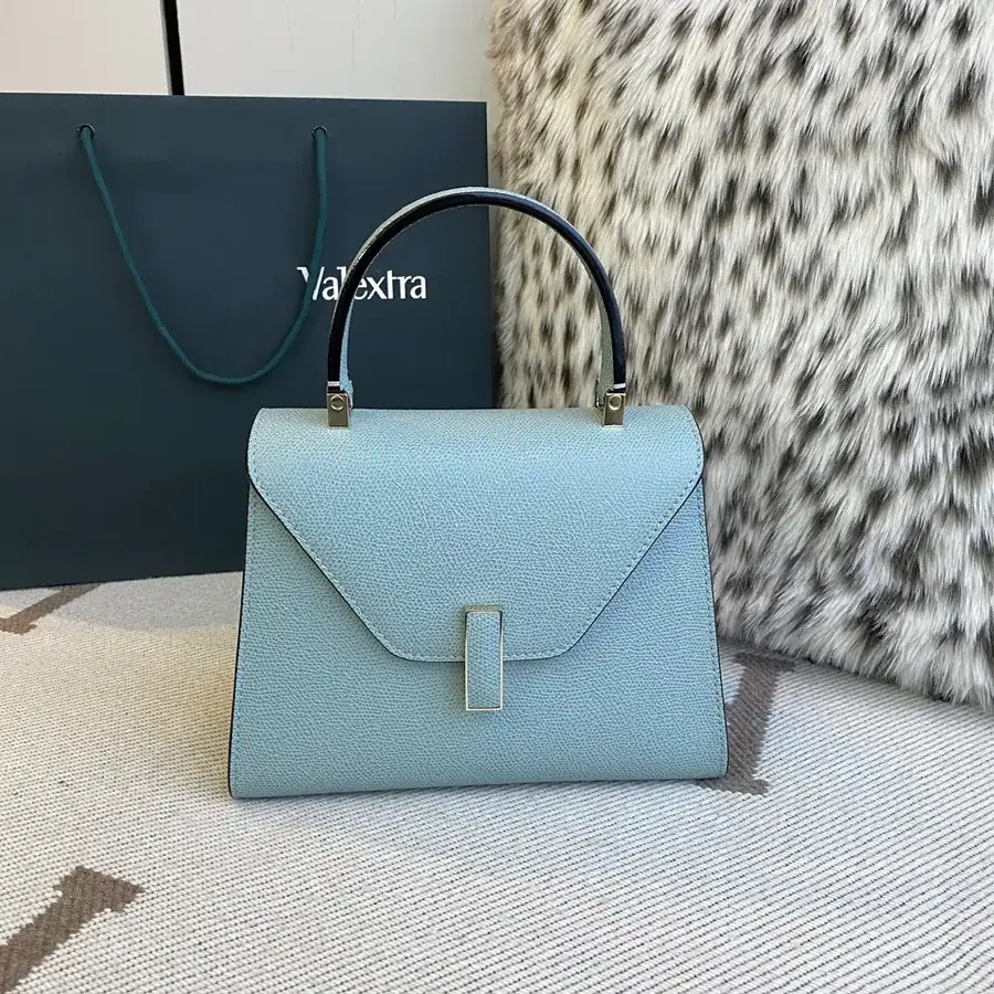 Valextra Mini Tote Classic Flip Cover