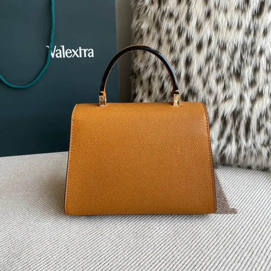 Caramel Valenza Side Handbag Classic Flip Cover Shoulder Bag