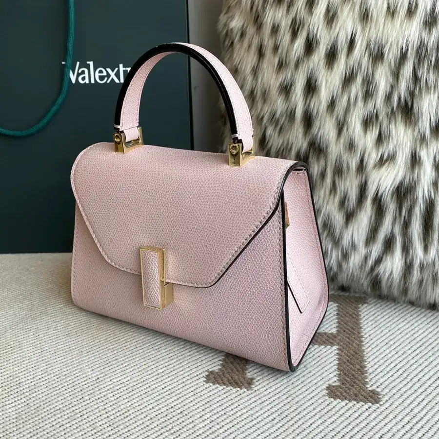 Valextra Side Handbag Classic Flip Cover Shoulder Bag