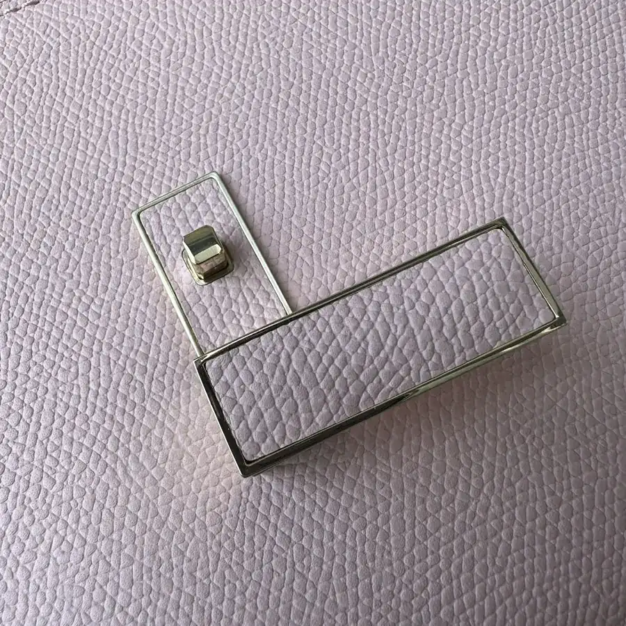 Valextra Iside Minimalist Design with Grained Calfskin