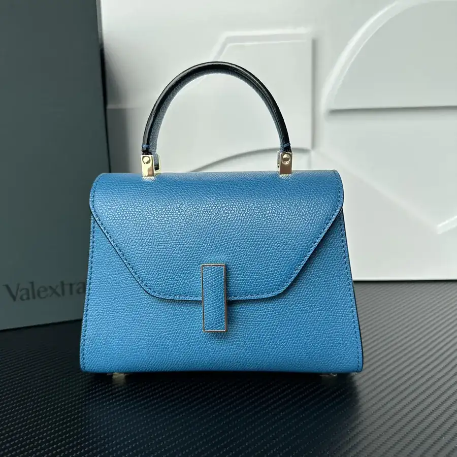 Valextra Iside Minimalist Design with Grained Calfskin