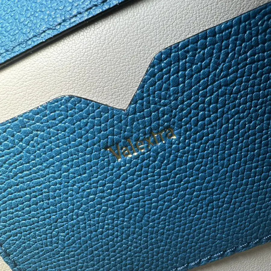 Valextra Iside Minimalist Design with Grained Calfskin