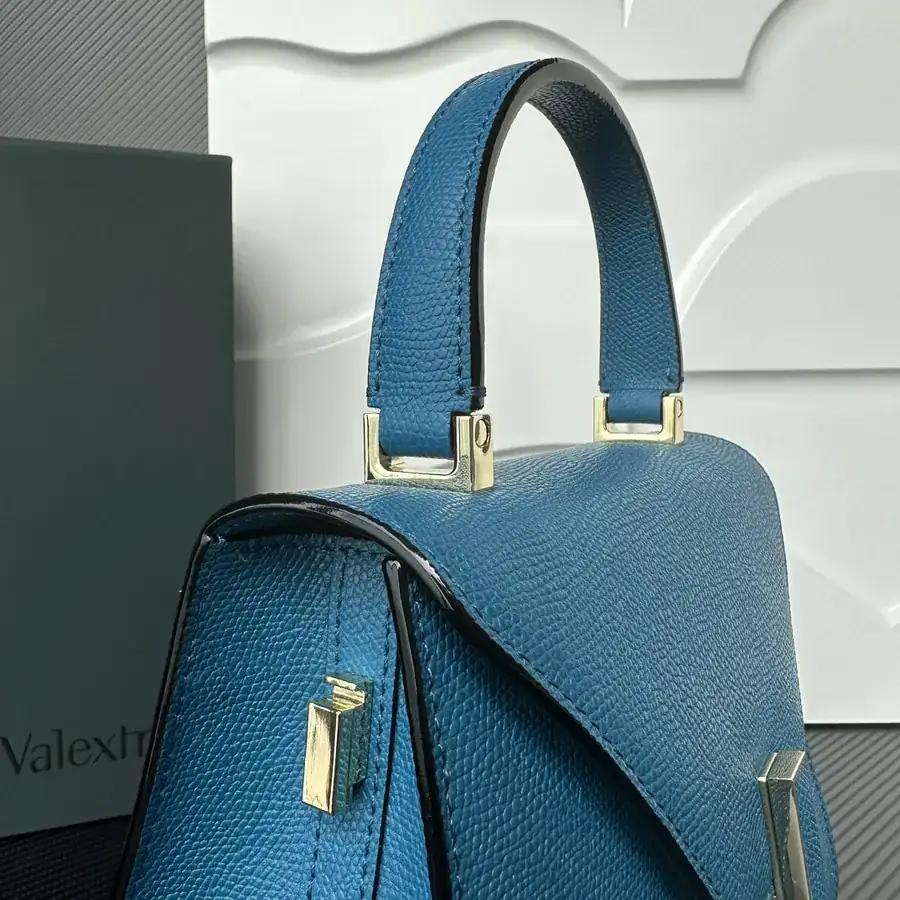 Valextra Iside Minimalist Design with Grained Calfskin