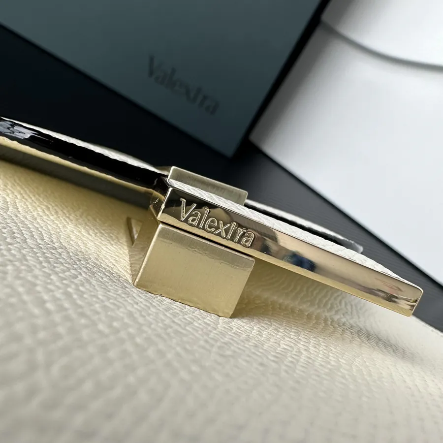 Valextra Iside Minimalist Design with Grained Calfskin