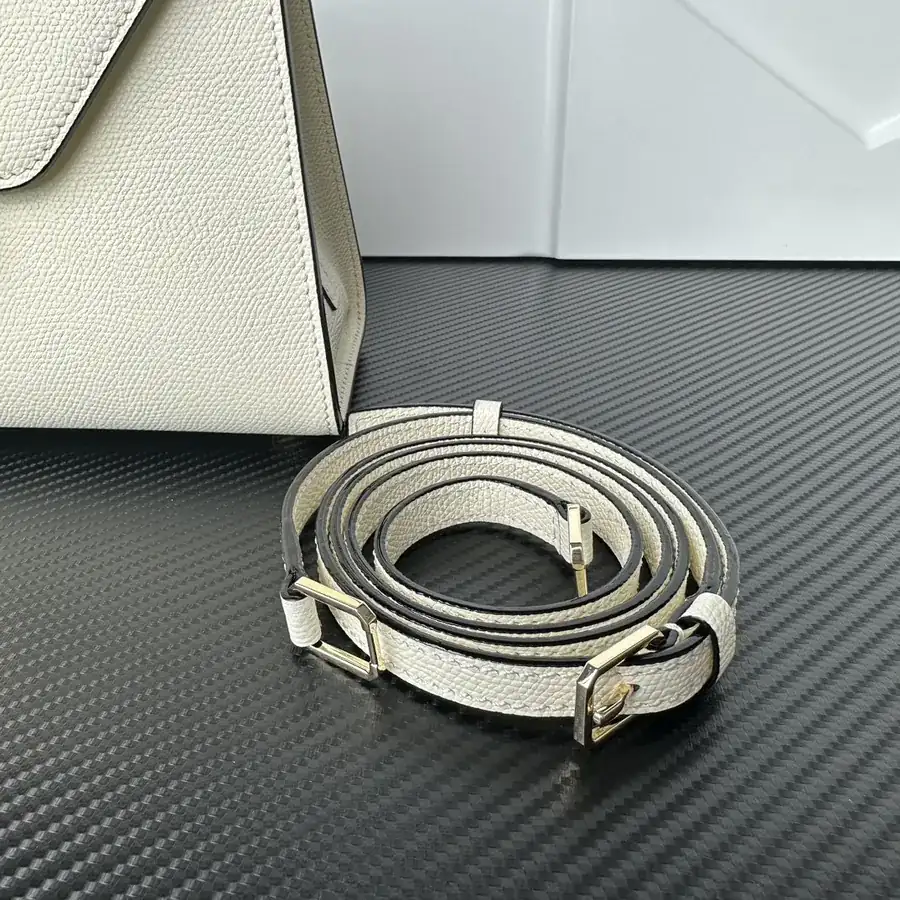 Valextra Iside Minimalist Design with Grained Calfskin