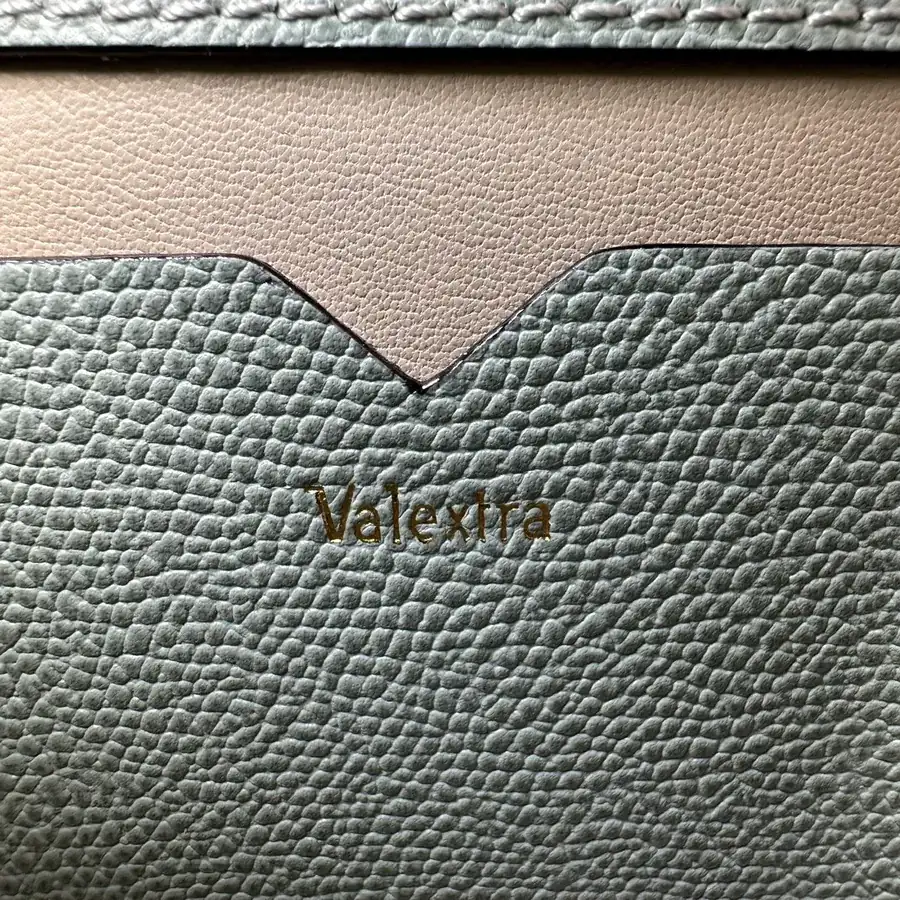 Valextra Iside Minimalist Design with Grained Calfskin Interior