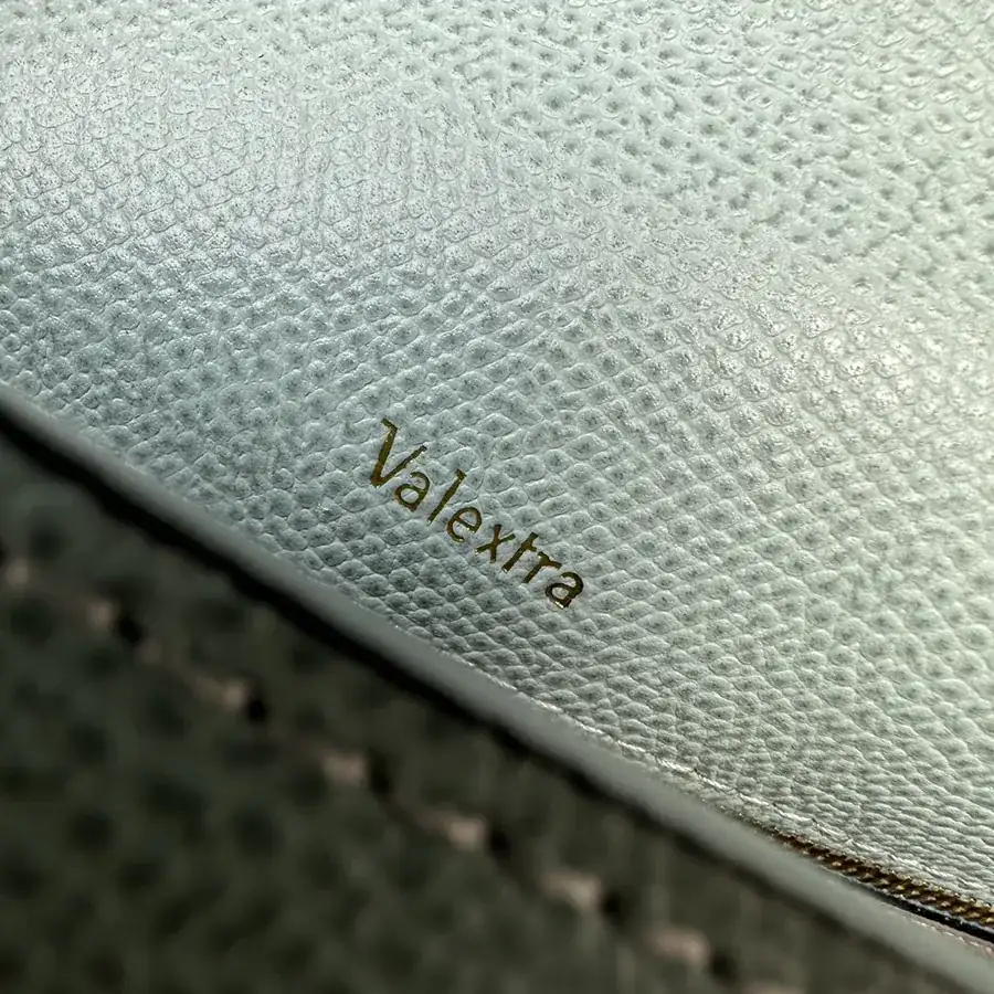 Valextra Iside Minimalist Design with Grained Calfskin Interior