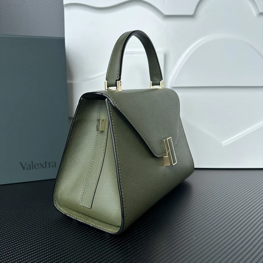 Valextra Iside Minimalist Design with Grained Calfskin Interior
