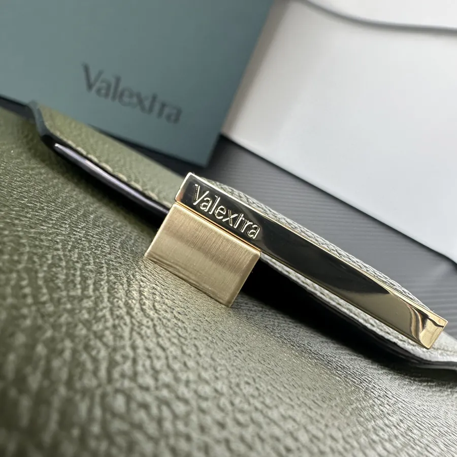 Valextra Iside Minimalist Design with Grained Calfskin Interior