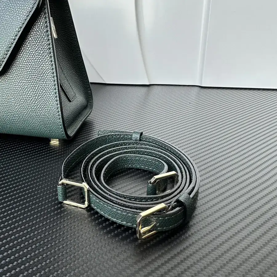 Valextra Iside Minimalist Design with Grained Calfskin