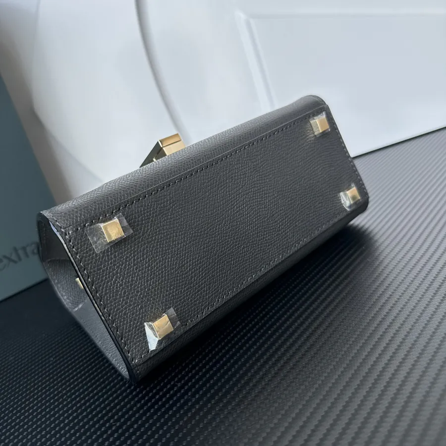 Valextra Iside Minimalist Design with Grained Calfskin Interior