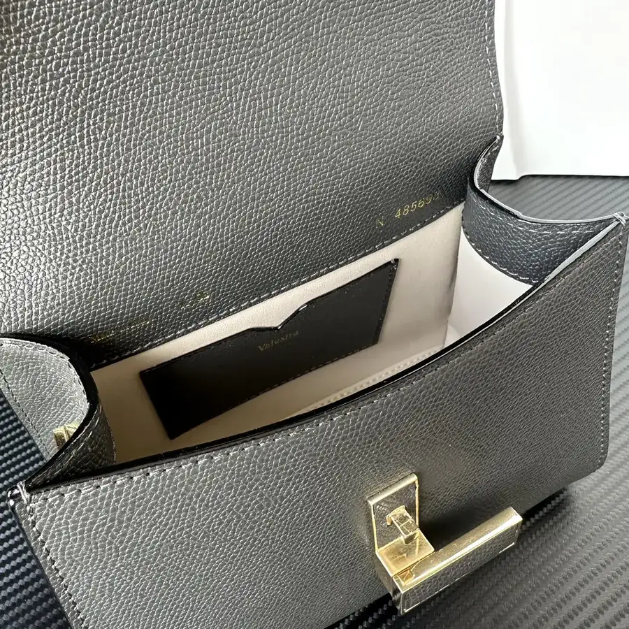 Valextra Iside Minimalist Design with Grained Calfskin Interior