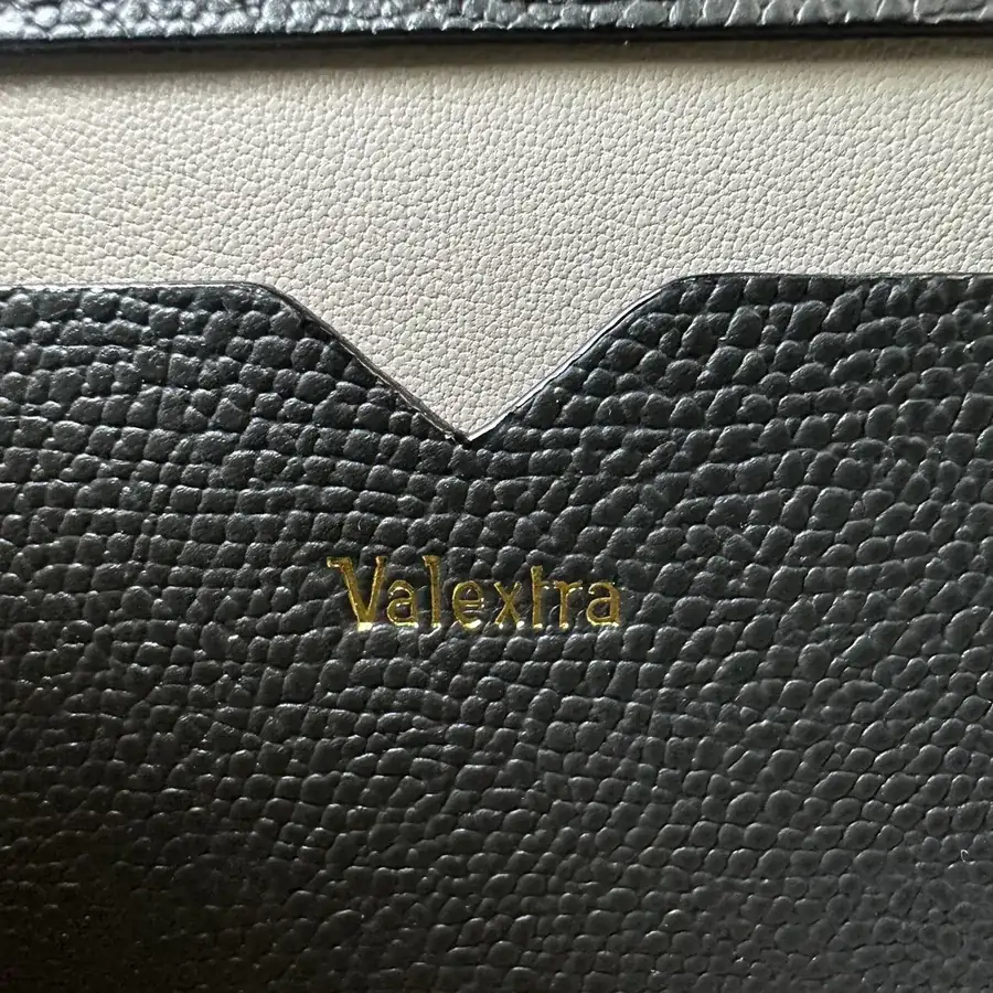 Valextra Iside Minimalist Design with Grained Calfskin Interior