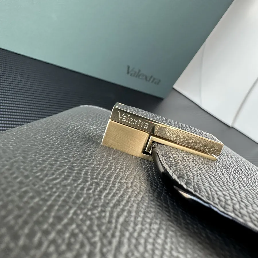 Valextra Iside Minimalist Design with Grained Calfskin Interior