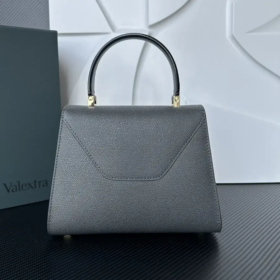 Valextra Iside Minimalist Design with Grained Calfskin Interior