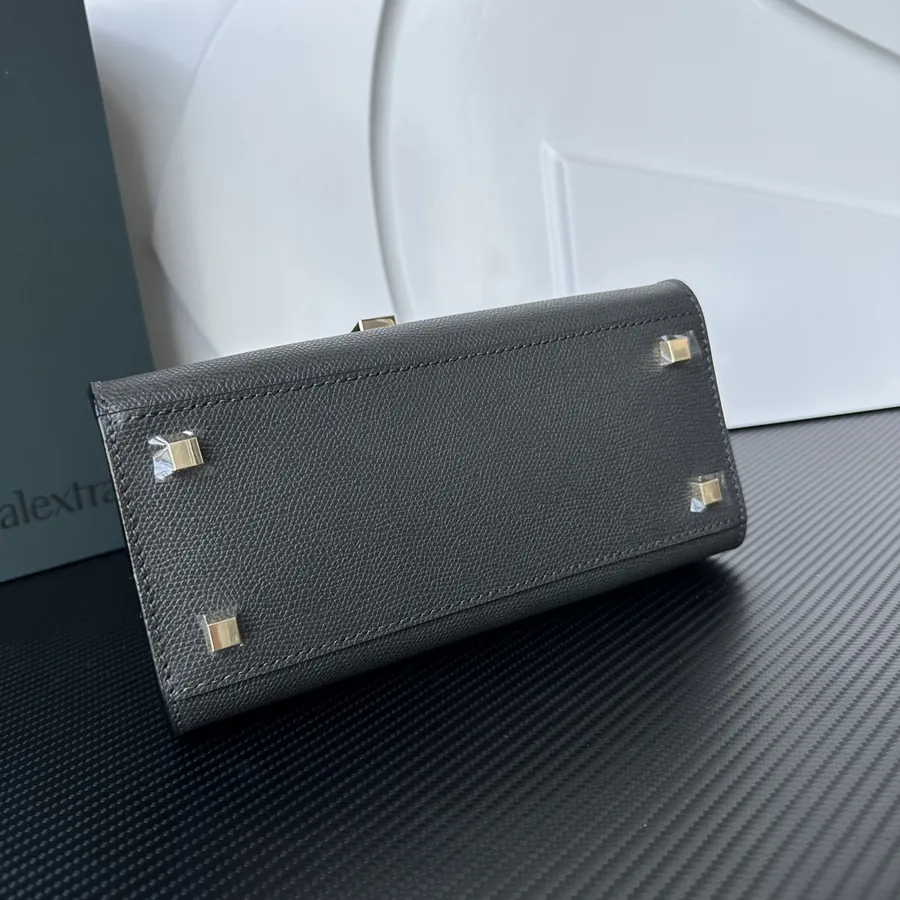 Valextra Iside Minimalist Design with Grained Calfskin Interior