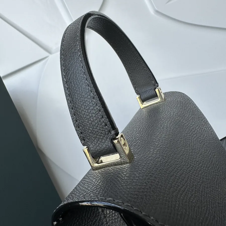 Valextra Iside Minimalist Design with Grained Calfskin Interior