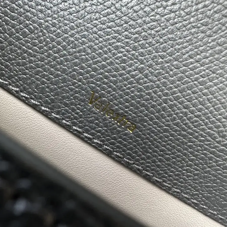 Valextra Iside Minimalist Design with Grained Calfskin Interior