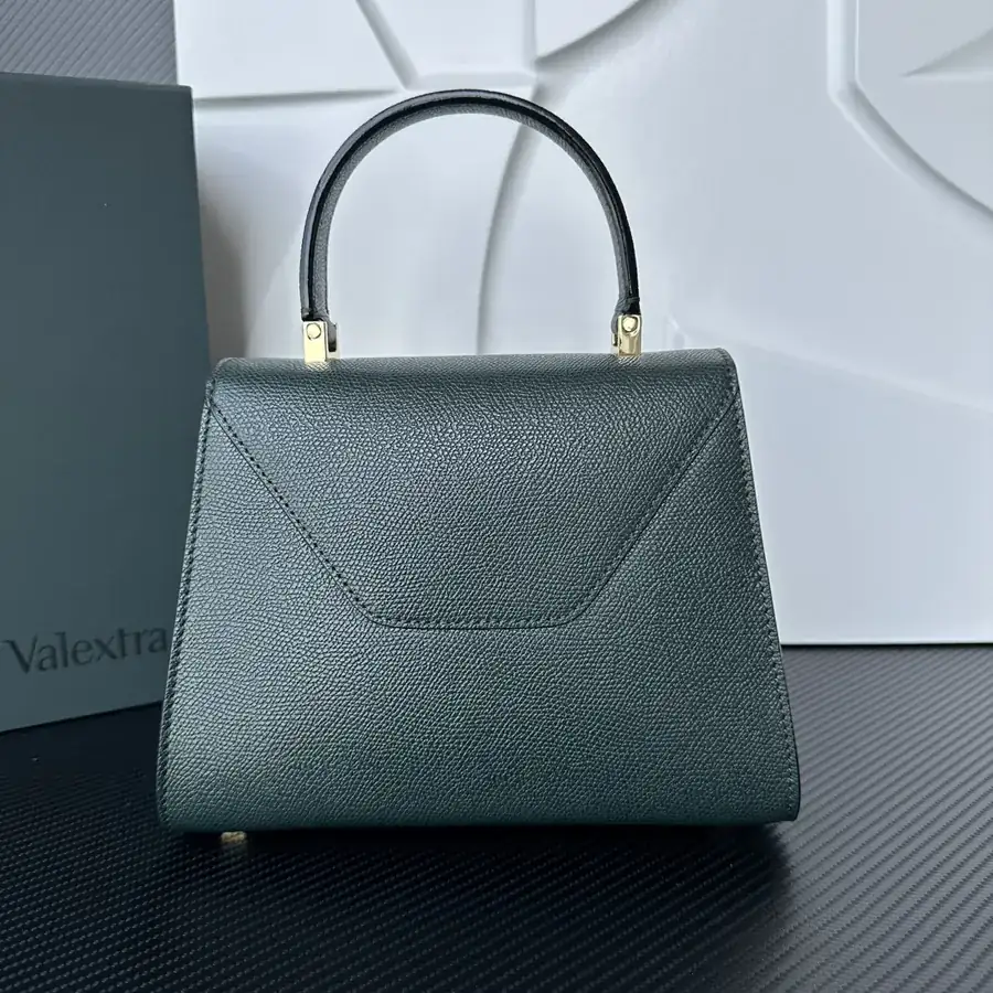Valextra Iside Minimalist Design with Grained Calfskin Interior