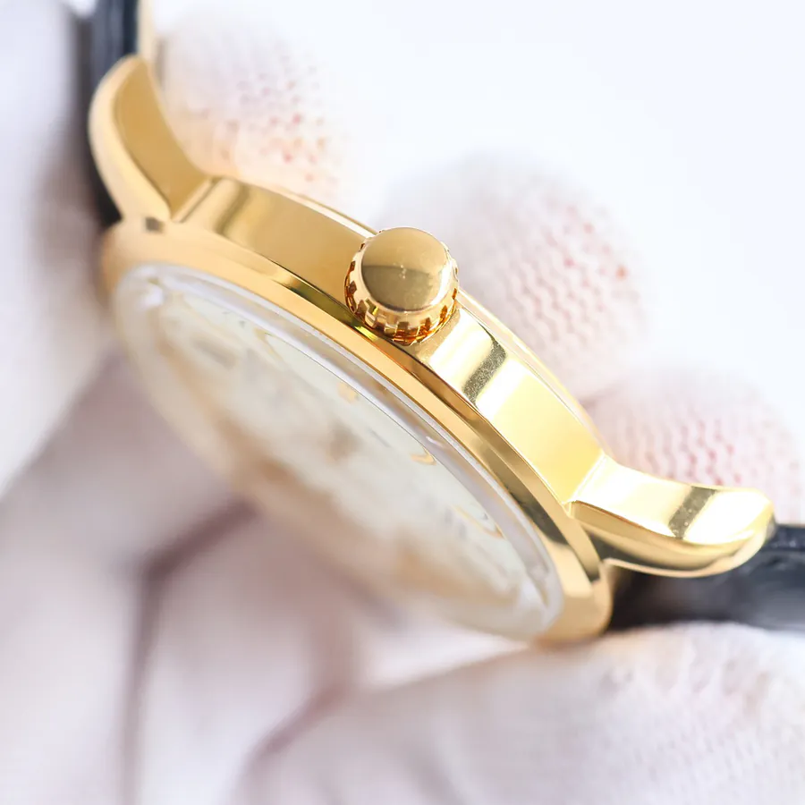 Longines Classic Series 40mm Watch with Vintage Design
