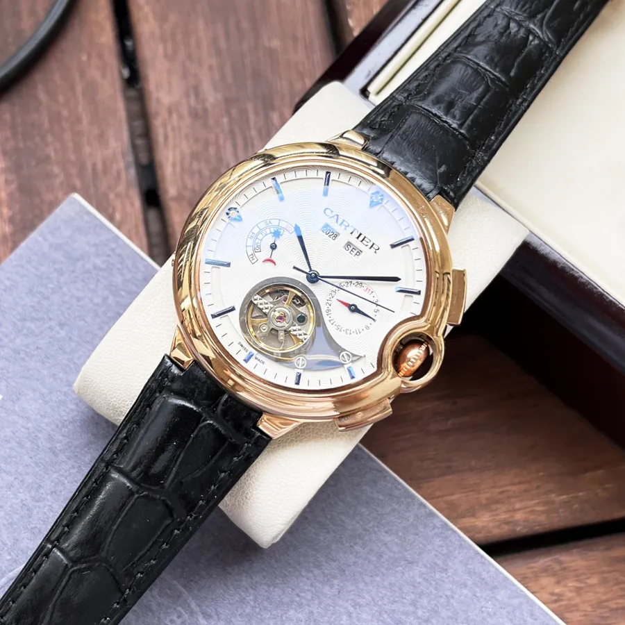 Cartier Men's Watch Simple and Elegant