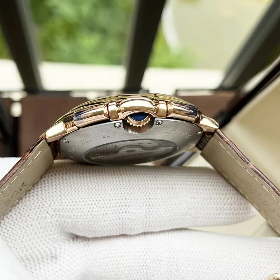 Cartier Men's Watch Simple and Elegant