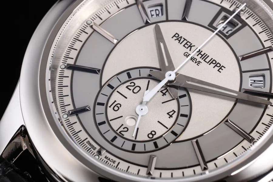 Patek Philippe Nautilus Complications Series 5905R 010