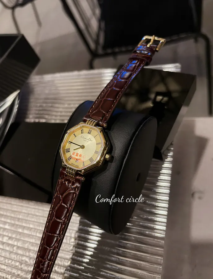 CD Calendar Polygon Vintage Watch, Unique Octagonal Design