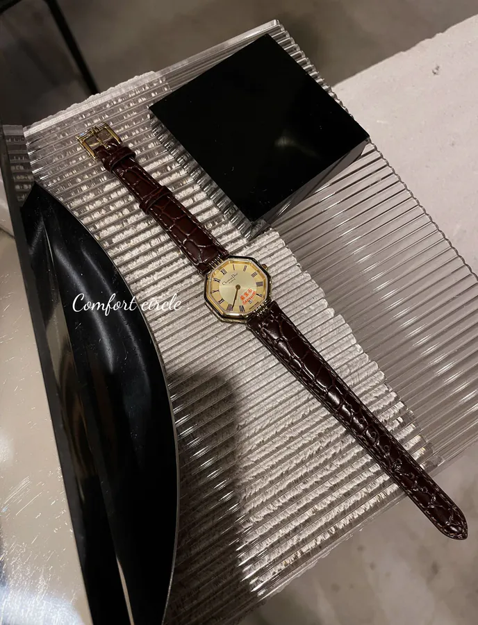 CD Calendar Polygon Vintage Watch, Unique Octagonal Design