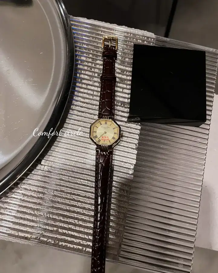 CD Calendar Polygon Vintage Watch, Unique Octagonal Design