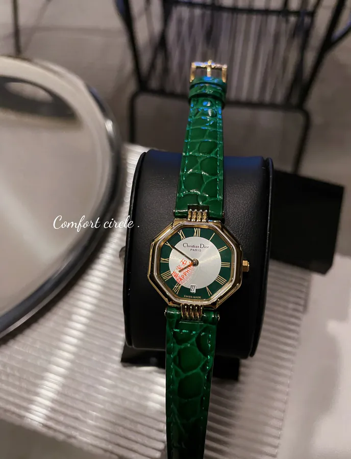 CD Calendar Polygon Vintage Watch, Unique Octagonal Design