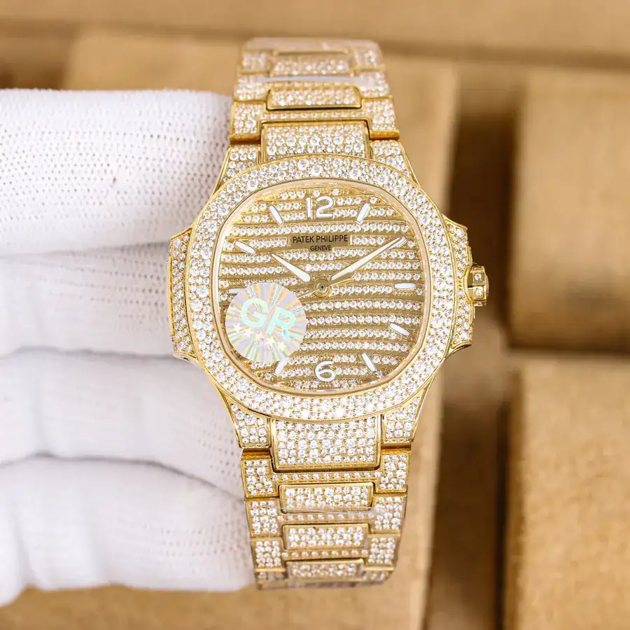 Patek Philippe 7118 Ladies Nautilus Full Diamond, Snowflake Setting