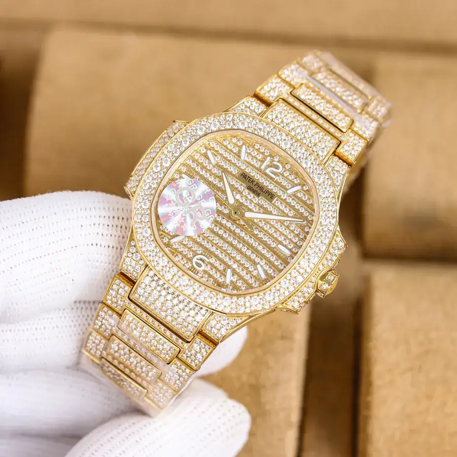 Patek Philippe 7118 Ladies Nautilus Full Diamond, Snowflake Setting
