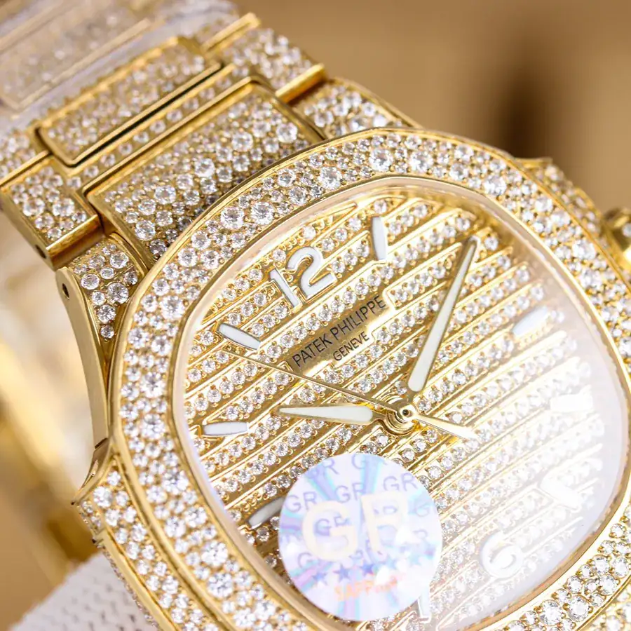 Patek Philippe 7118 Ladies Nautilus Full Diamond, Snowflake Setting
