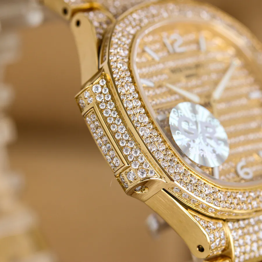 Patek Philippe 7118 Ladies Nautilus Full Diamond, Snowflake Setting