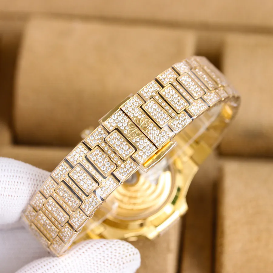 Patek Philippe 7118 Ladies Nautilus Full Diamond, Snowflake Setting