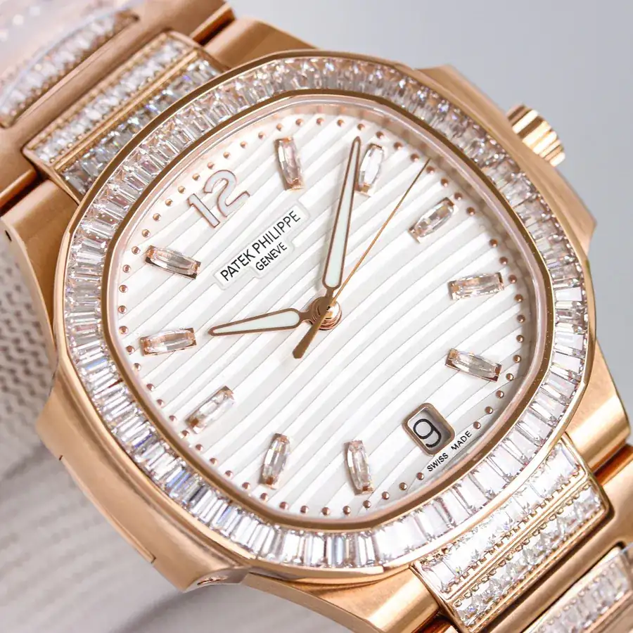 GR Patek Philippe 7014 Ladies Nautilus Watch