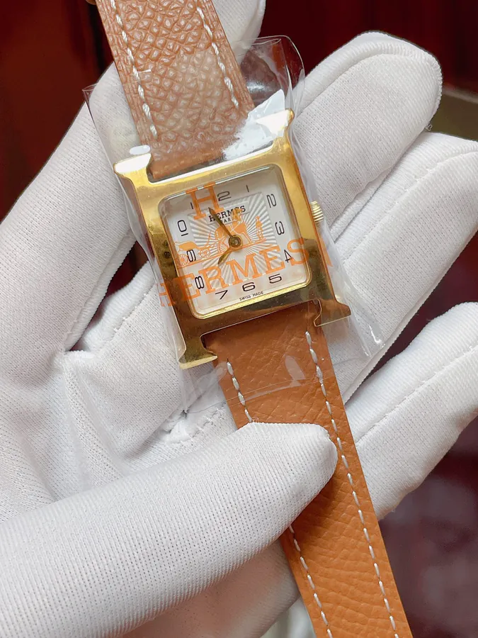 Heure H Watch Gold, Stainless Steel Case with Feather Diamonds, Luxury Leather Strap