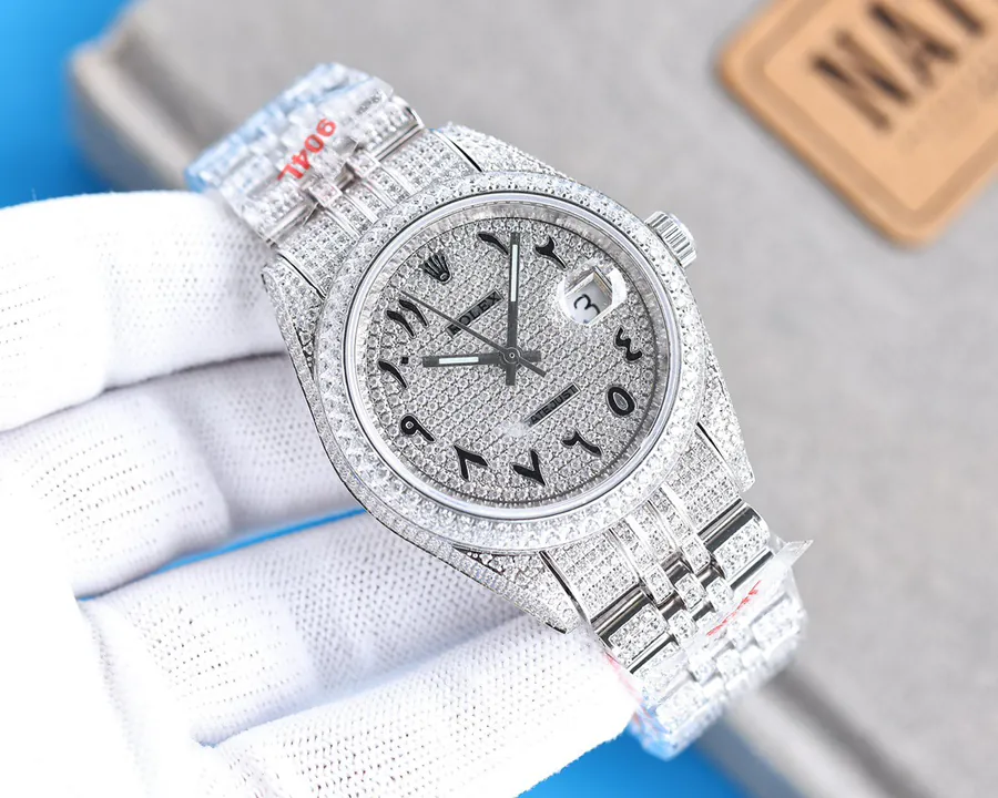 Luxury Rolex Watch with 2824 Automatic Movement and Grained Calfskin Strap