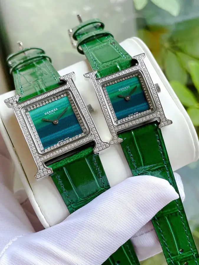 Hermes New Green孔雀 Green with Starry Effect and Diamond Accents